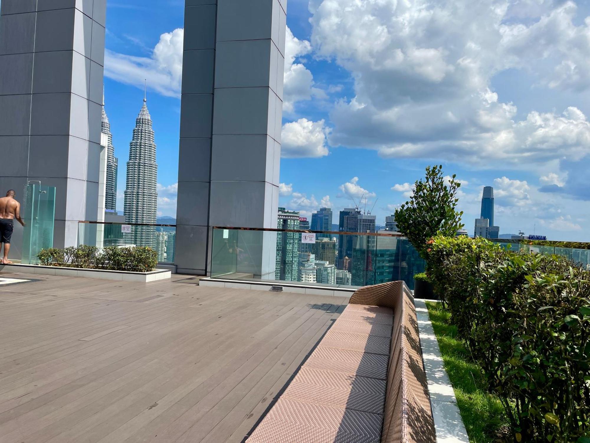 Platinum Klcc By Luxury Suites Kuala Lumpur Exterior photo