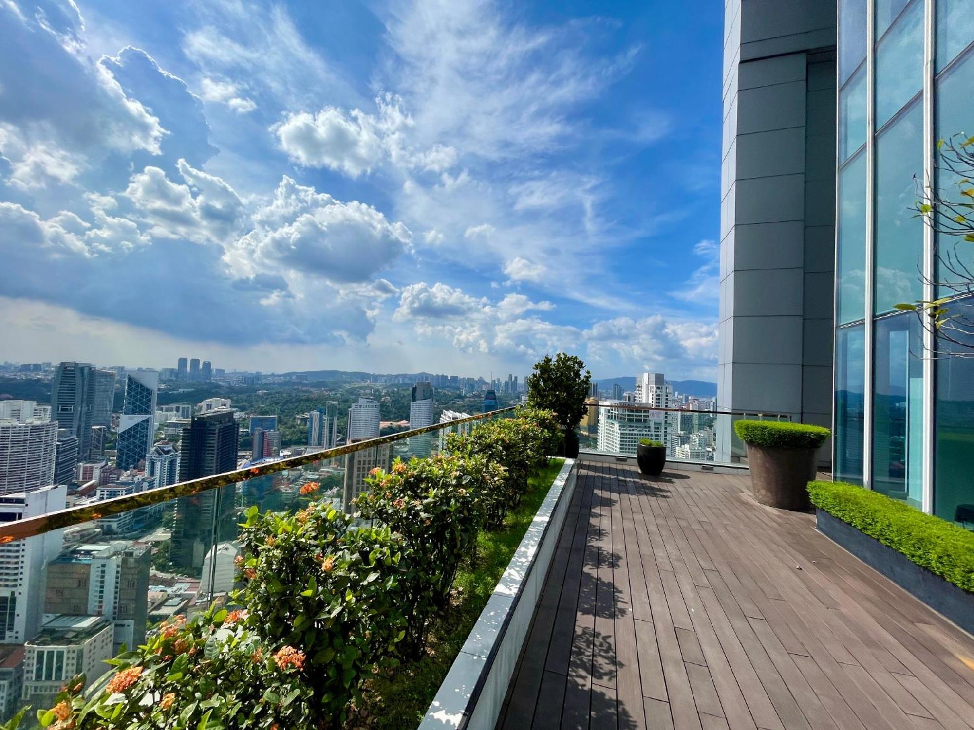 Platinum Klcc By Luxury Suites Kuala Lumpur Exterior photo