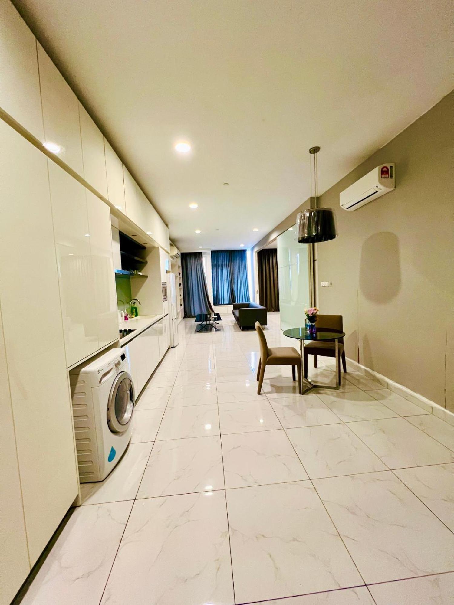 Platinum Klcc By Luxury Suites Kuala Lumpur Exterior photo